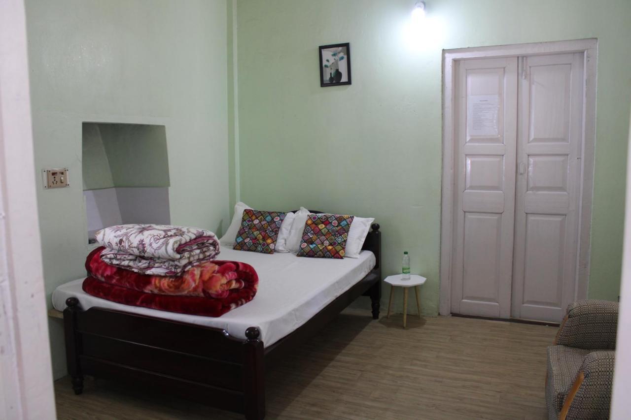 Harry'S Bed And Breakfast1 Шилонг Екстериор снимка